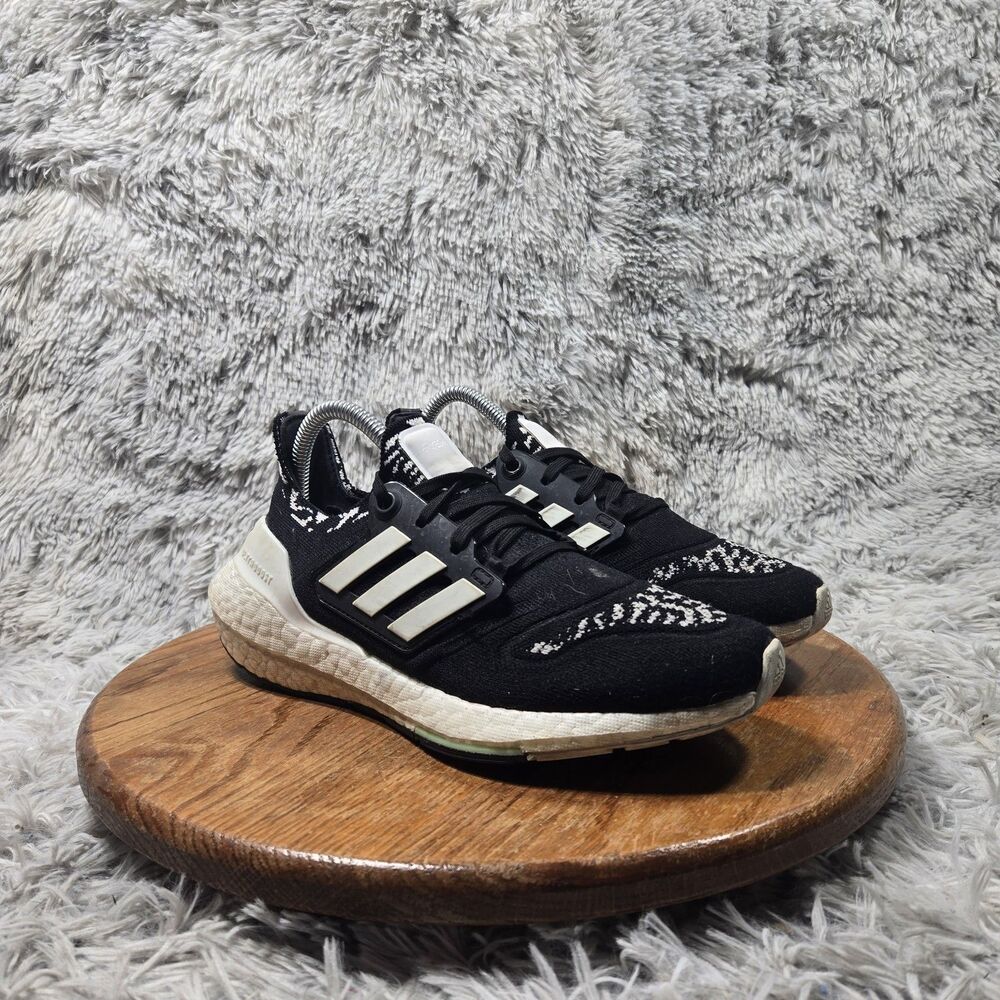 Adidas UltraBoost 22 Running Shoes Women Sz 7 Black/White Thick Cushioned GX8019